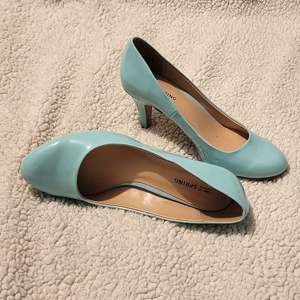 Heels - Picture 2 of 3